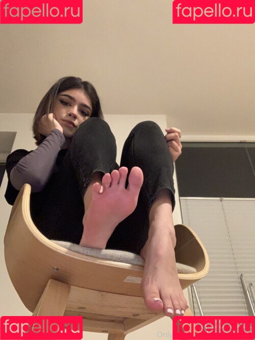 sofiastoes Onlyfans Photo Gallery 