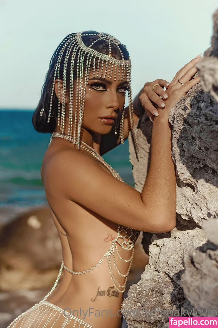 Selena Kyle Onlyfans Photo Gallery 