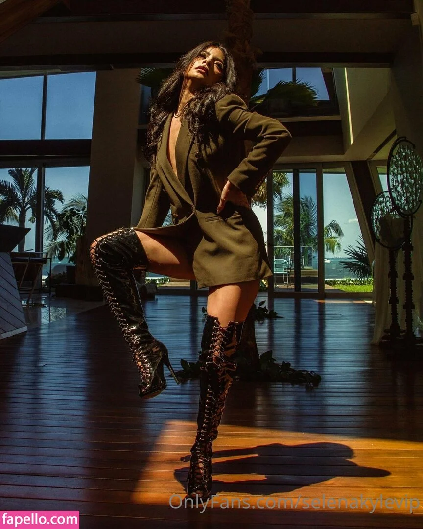 Selena Kyle Onlyfans Photo Gallery 