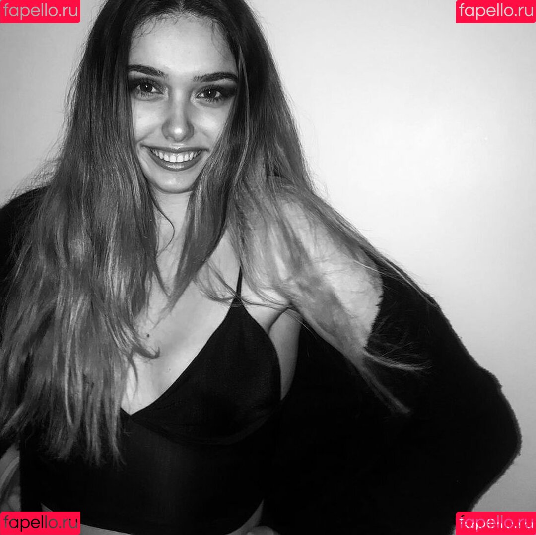 Liseli Eda Onlyfans Photo Gallery 