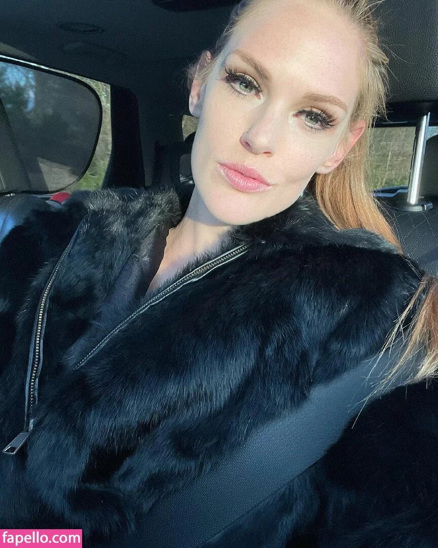 Naughty Ginger Onlyfans Photo Gallery 