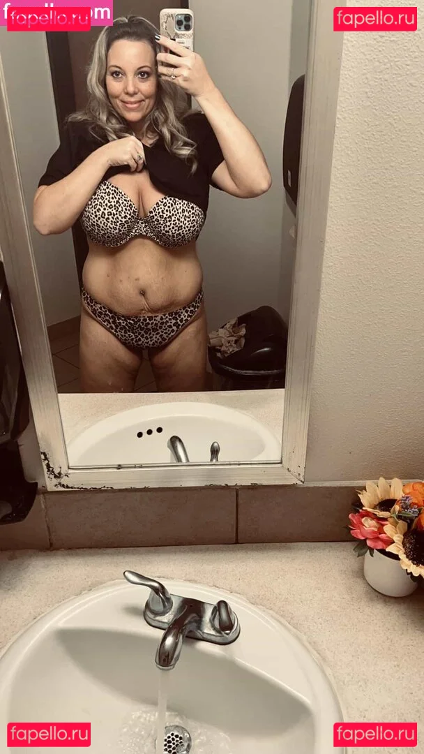 NaughtyNurseTx Onlyfans Photo Gallery 