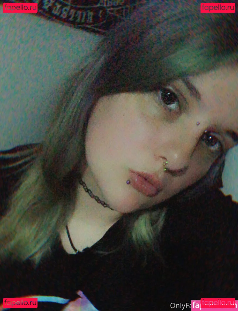 viezu Onlyfans Photo Gallery 