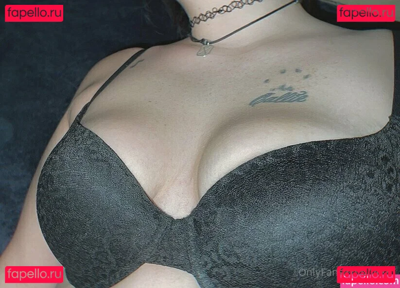 viezu Onlyfans Photo Gallery 