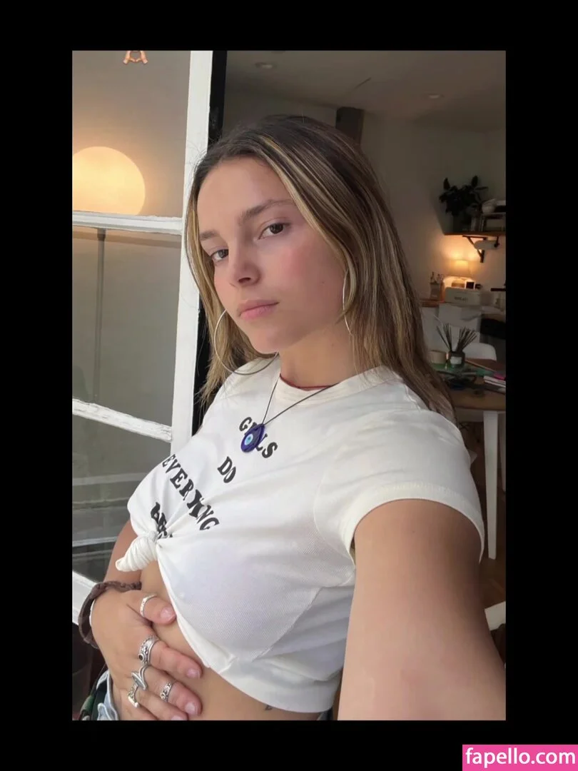 Inde Navarette Onlyfans Photo Gallery 