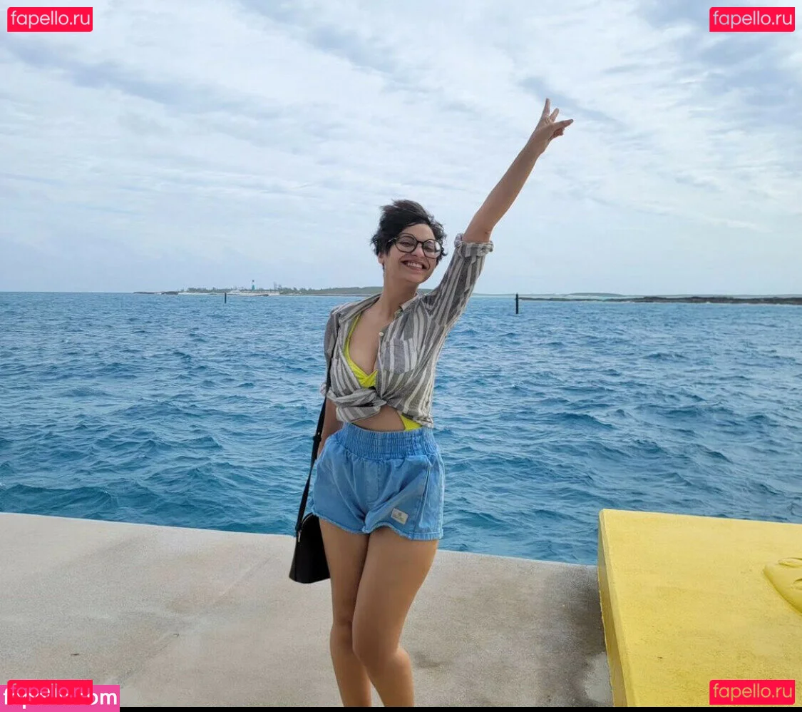 Becca Khalil Onlyfans Photo Gallery 