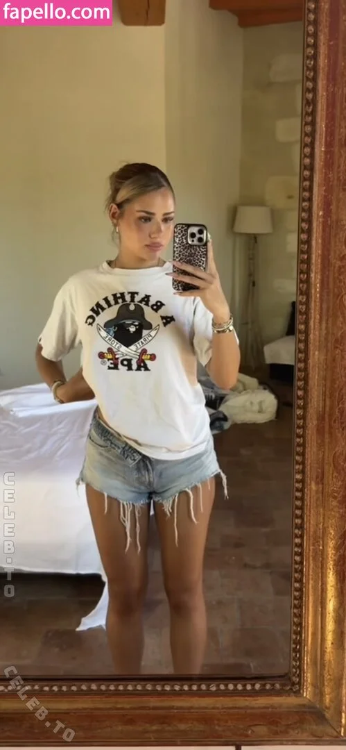 Mthlara Onlyfans Photo Gallery 