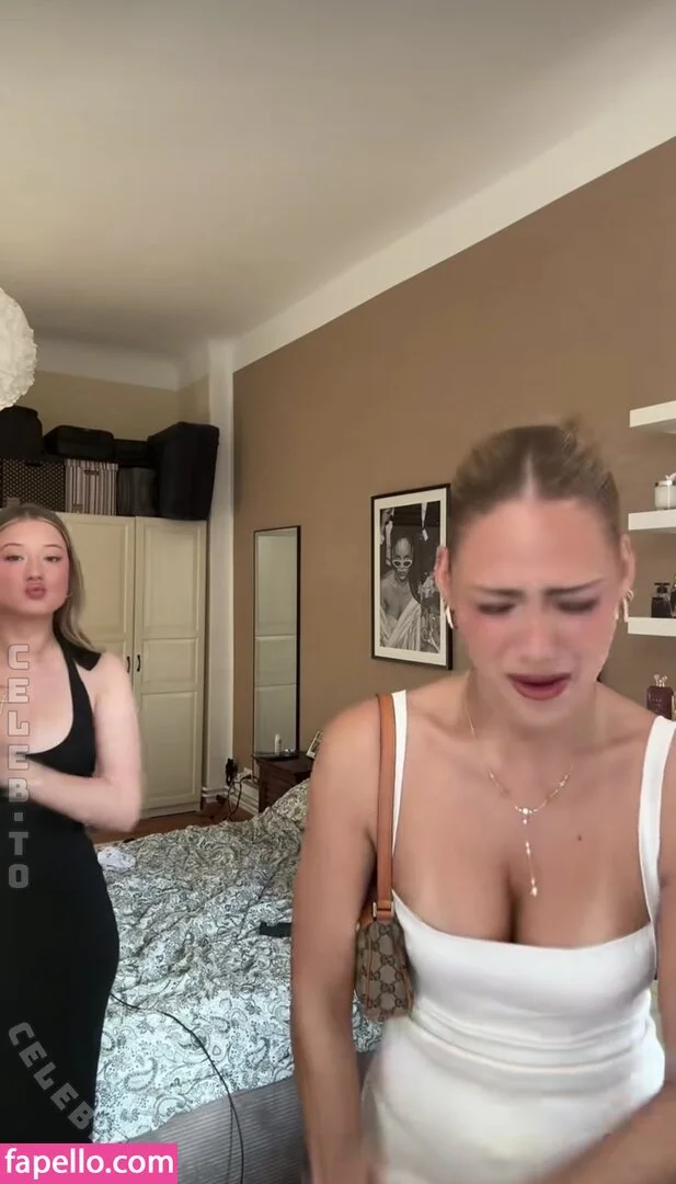 Mthlara Onlyfans Photo Gallery 