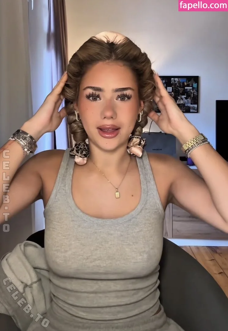 Mthlara Onlyfans Photo Gallery 