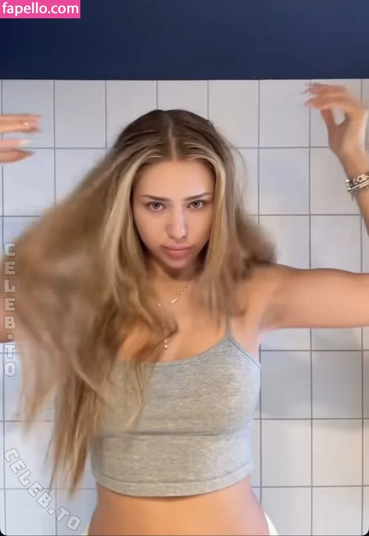 Mthlara Onlyfans Photo Gallery 