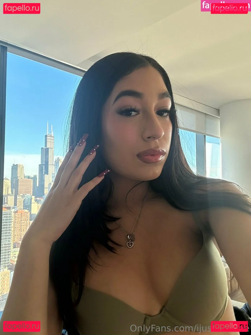 ijustneedee Onlyfans Photo Gallery 