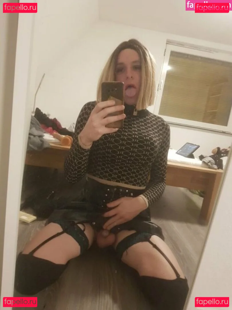 SissyKaya Onlyfans Photo Gallery 