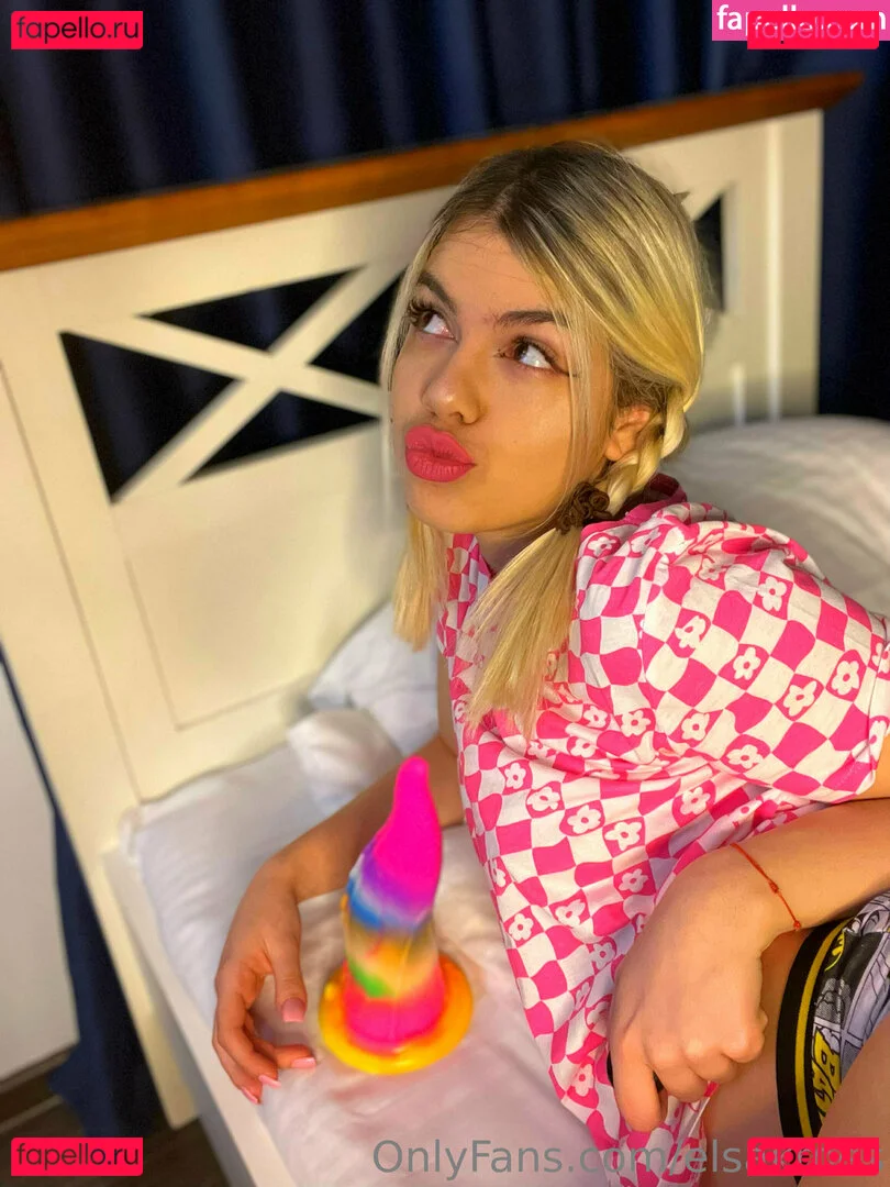 elsakroes Onlyfans Photo Gallery 