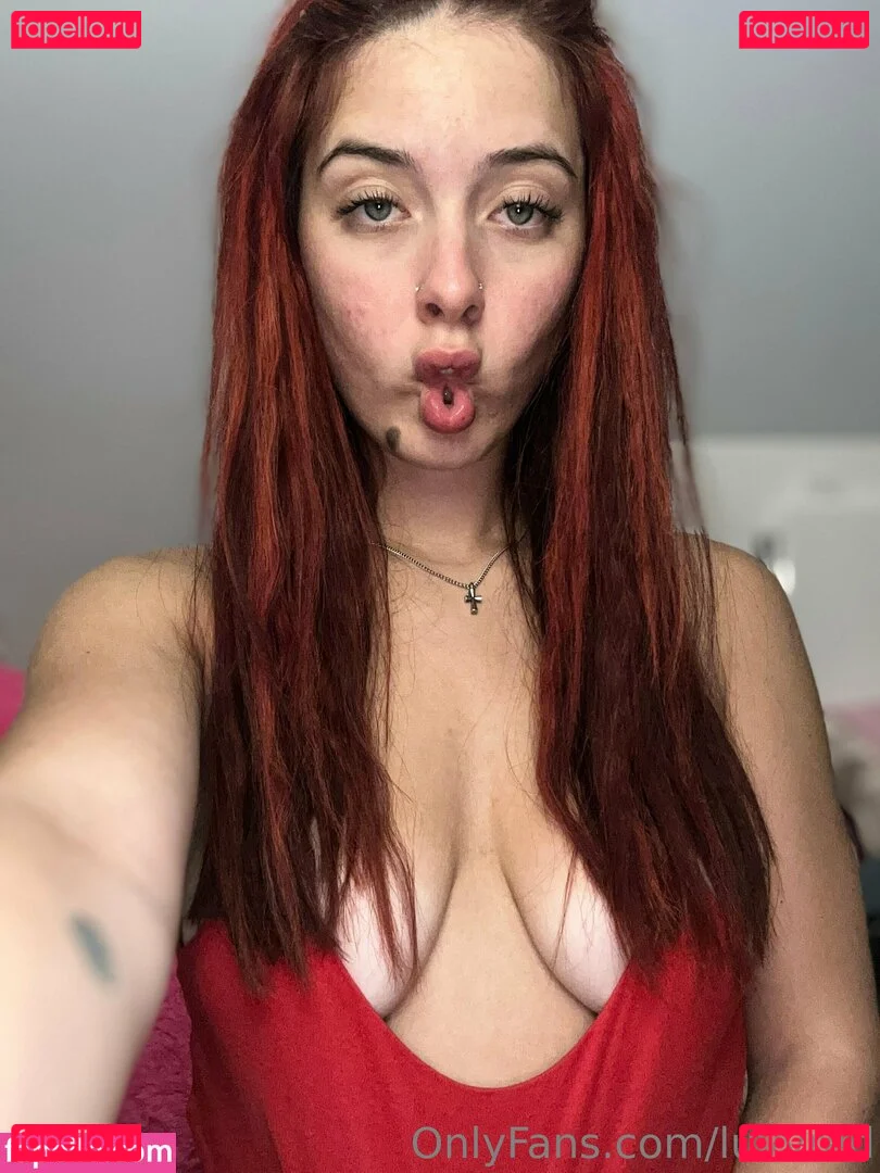 luvvred Onlyfans Photo Gallery 