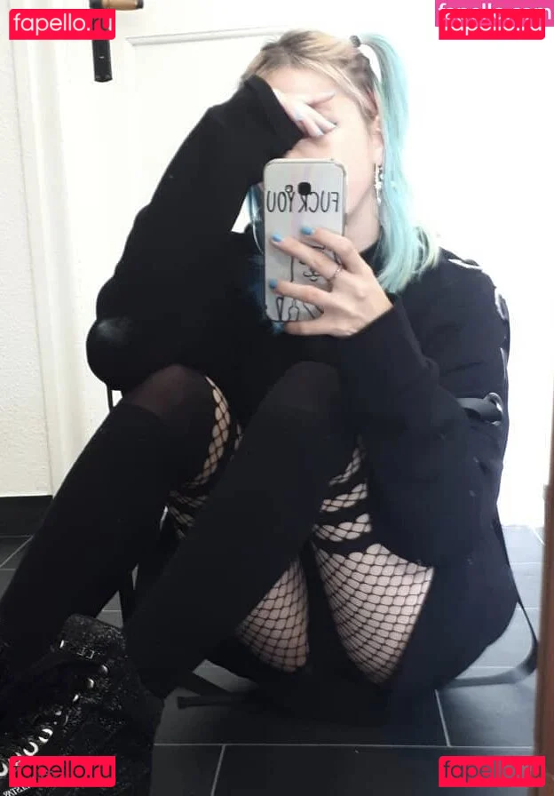 Kira Chanside Onlyfans Photo Gallery 