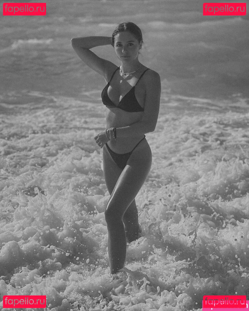 melaniehfl Onlyfans Photo Gallery 