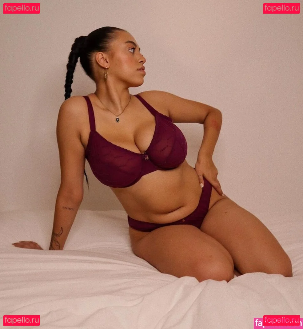 Mahalia Onlyfans Photo Gallery 