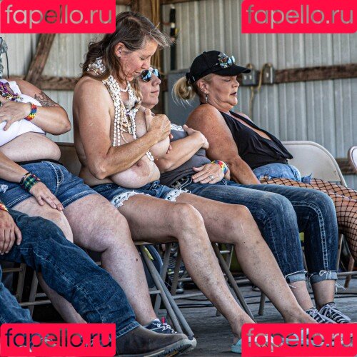 Busty Petra Onlyfans Photo Gallery 