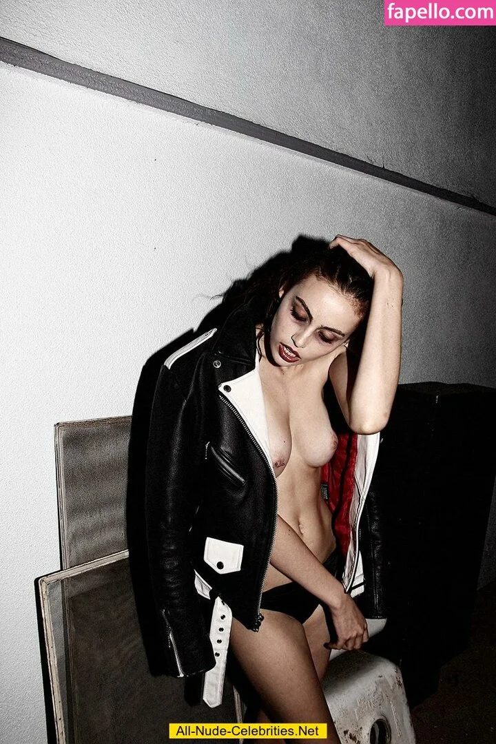 Sera Mann Onlyfans Photo Gallery 