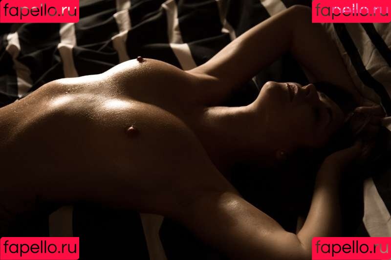 Sensualmik Onlyfans Photo Gallery 