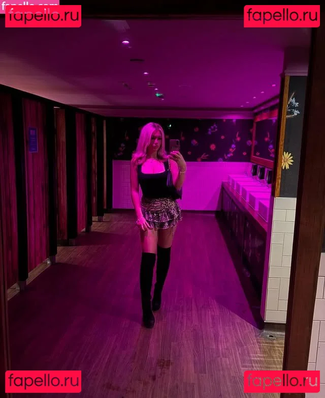 Abi Greasley Onlyfans Photo Gallery 