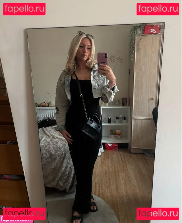 Abi Greasley Onlyfans Photo Gallery 