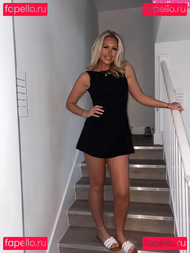 Abi Greasley Onlyfans Photo Gallery 