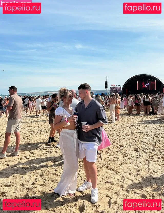 Abi Greasley Onlyfans Photo Gallery 