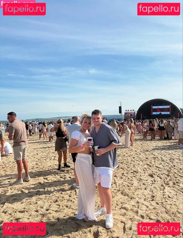 Abi Greasley Onlyfans Photo Gallery 