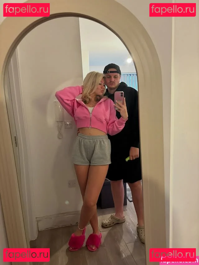 Abi Greasley Onlyfans Photo Gallery 