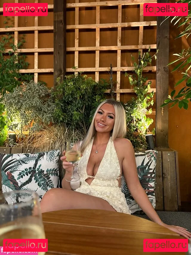 Abi Greasley Onlyfans Photo Gallery 