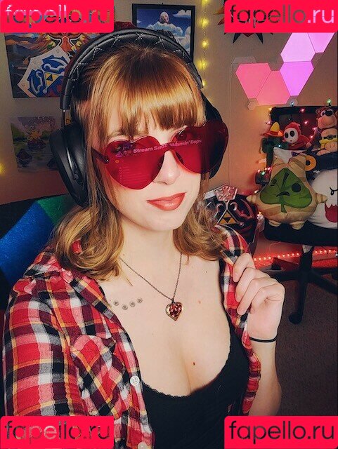 MaryMajora Onlyfans Photo Gallery 