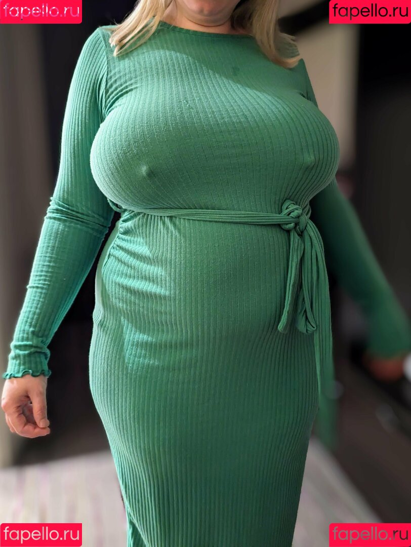 BustyyBella34H Onlyfans Photo Gallery 