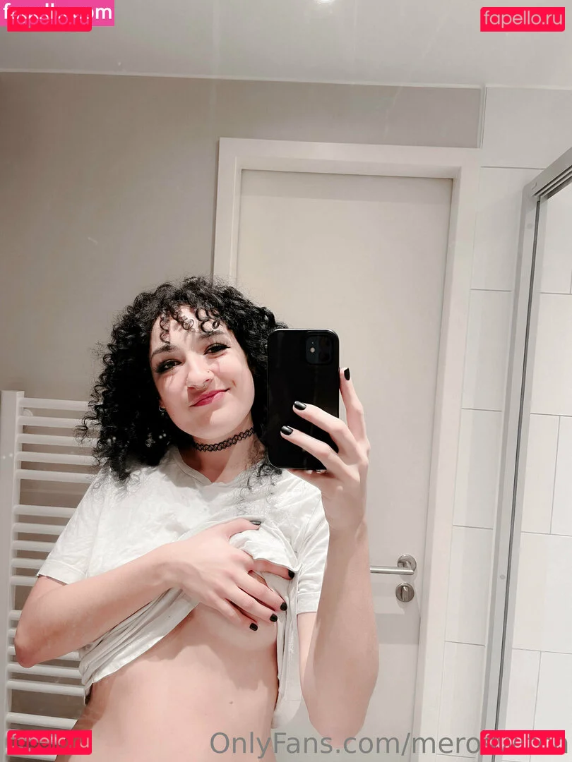 meroswitch Onlyfans Photo Gallery 