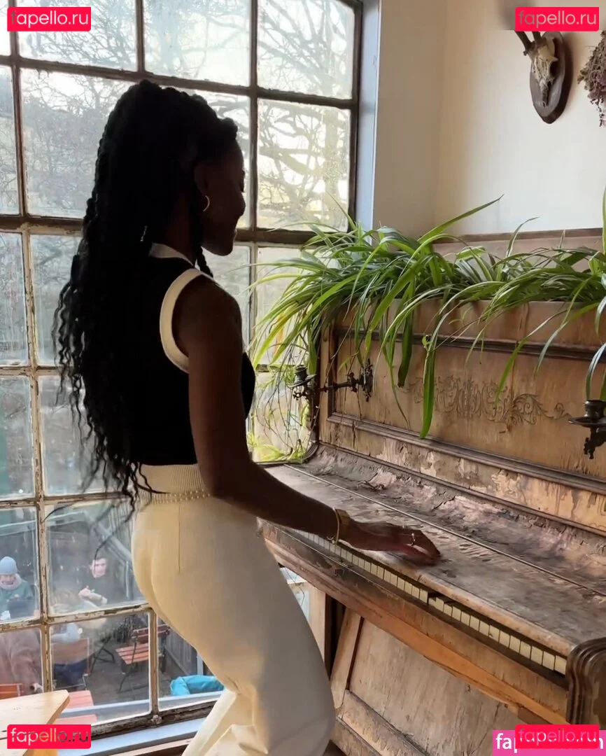 Carefreehamuyela Onlyfans Photo Gallery 