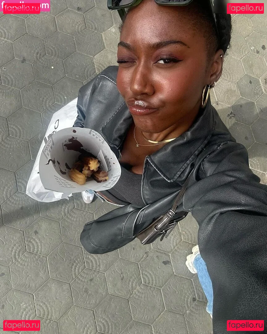 Carefreehamuyela Onlyfans Photo Gallery 