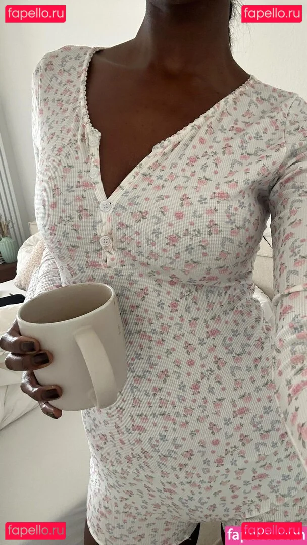 Carefreehamuyela Onlyfans Photo Gallery 