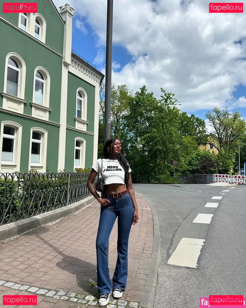 Carefreehamuyela Onlyfans Photo Gallery 