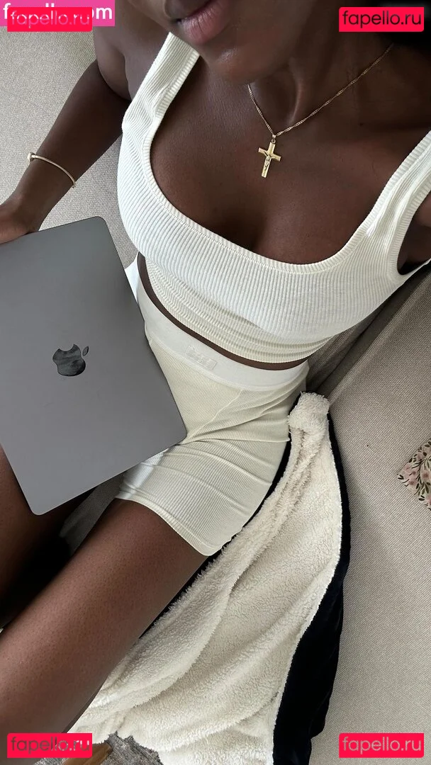 Carefreehamuyela Onlyfans Photo Gallery 