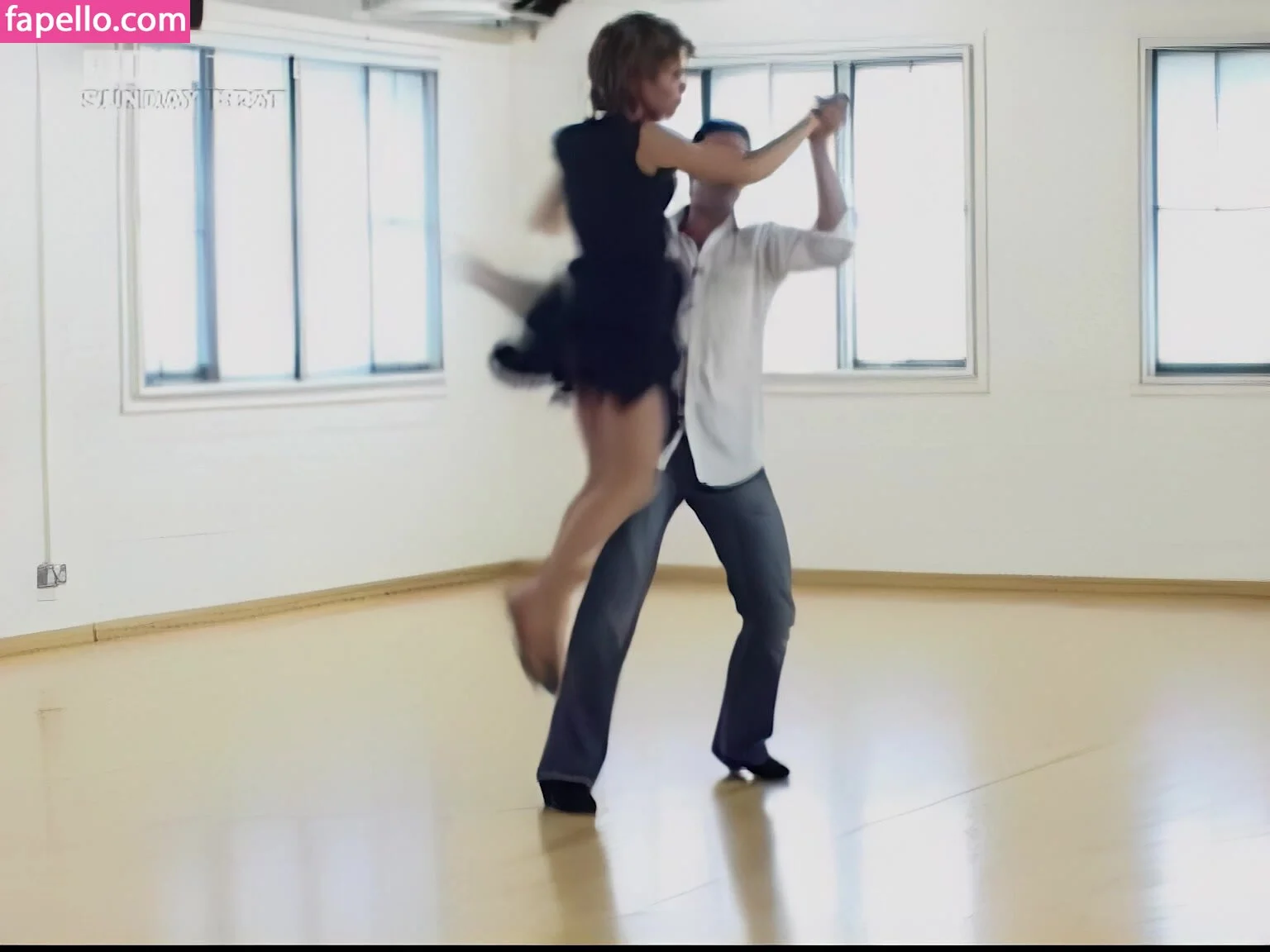 Natasha Kaplinsky Onlyfans Photo Gallery 