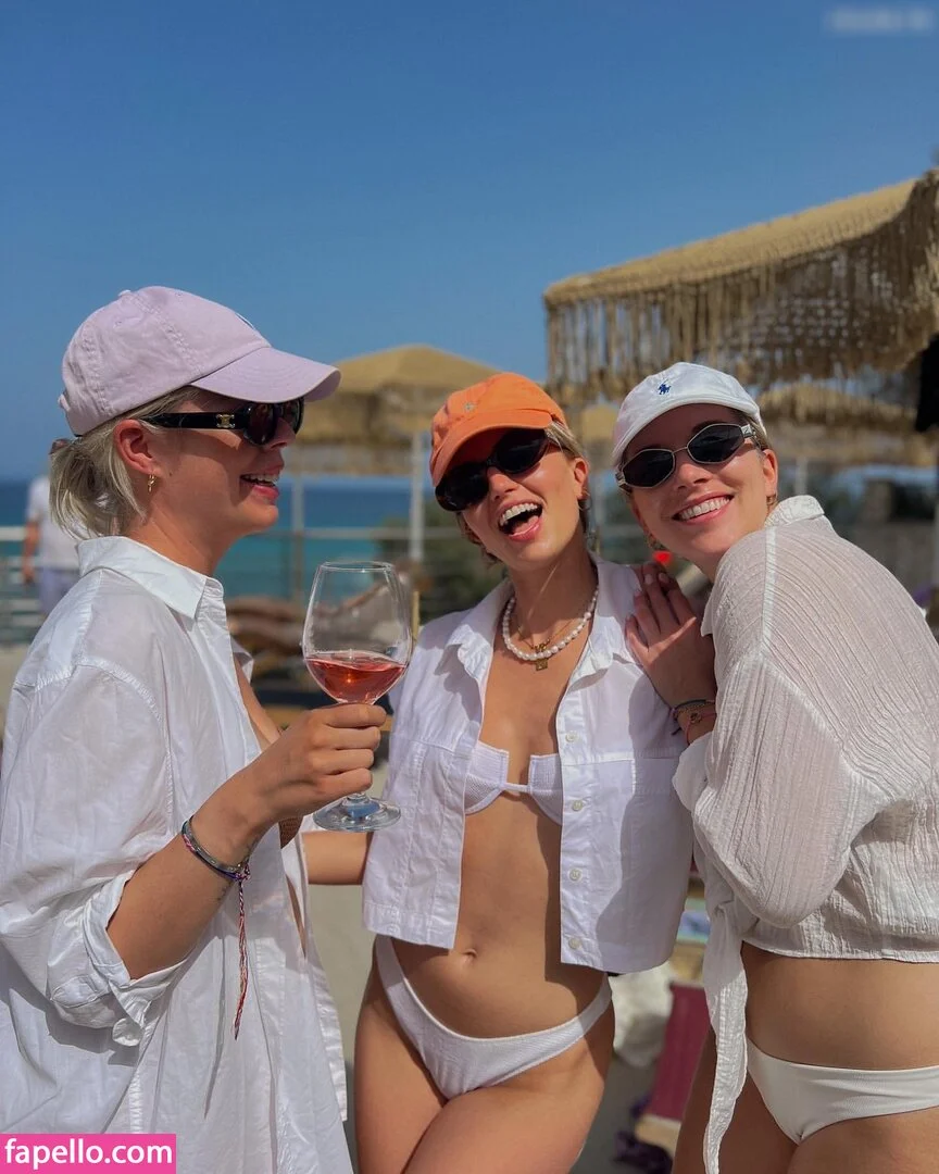 Manuela Apitzsch (maapi90) Onlyfans Photo Gallery 