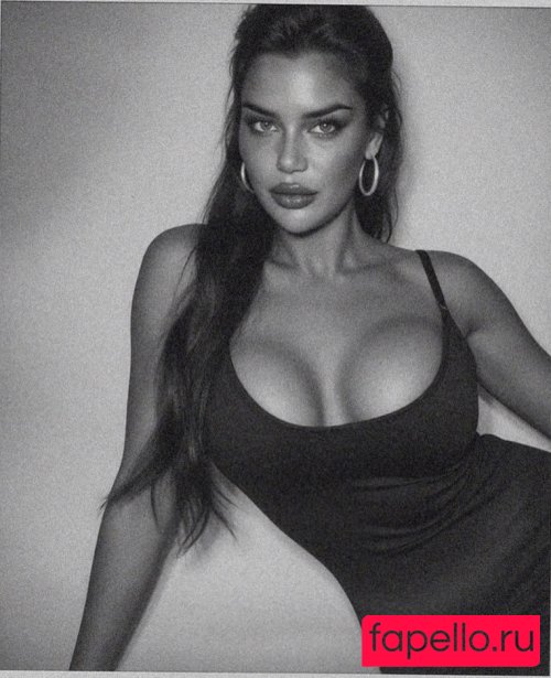 Laura Carlson Wilson Onlyfans Photo Gallery 