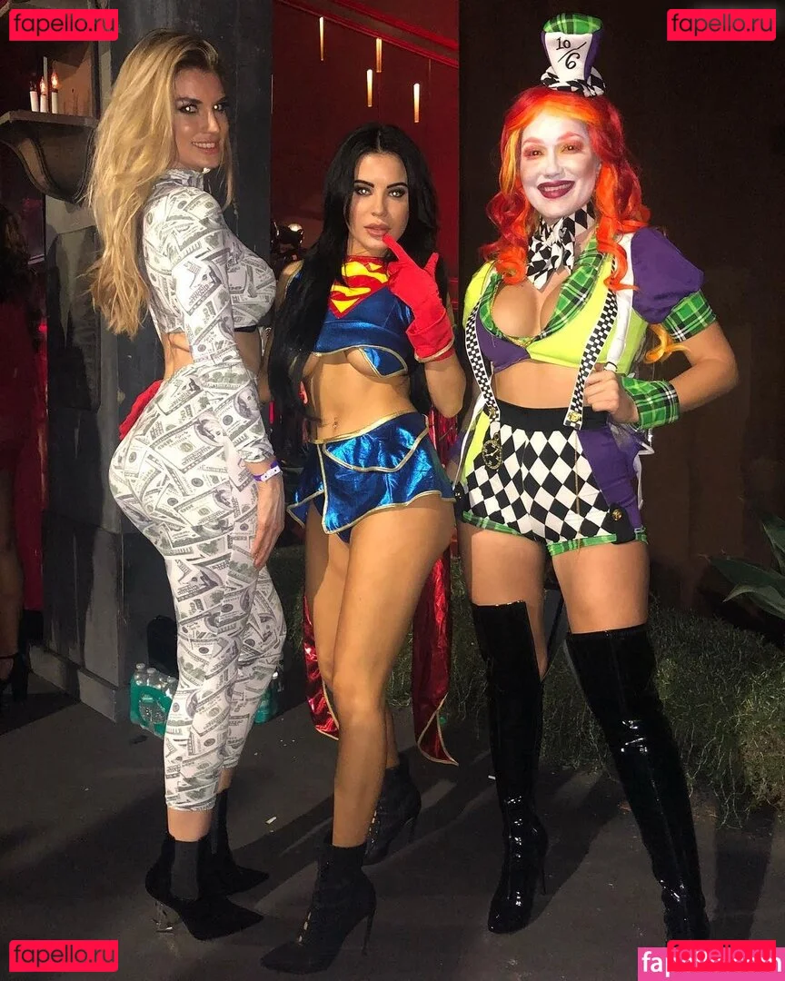 Carla Howe Onlyfans Photo Gallery 