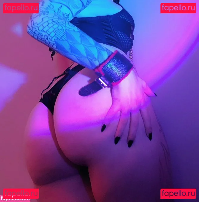 MajestyRedQueen Onlyfans Photo Gallery 