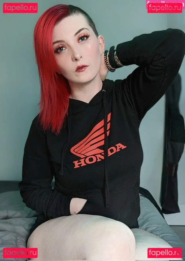 MajestyRedQueen Onlyfans Photo Gallery 