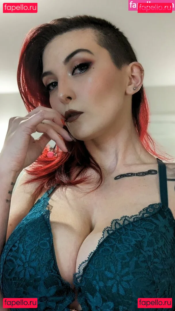 MajestyRedQueen Onlyfans Photo Gallery 