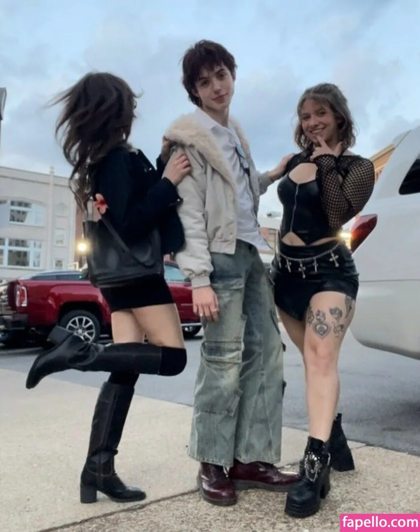 little_pockets210 Onlyfans Photo Gallery 