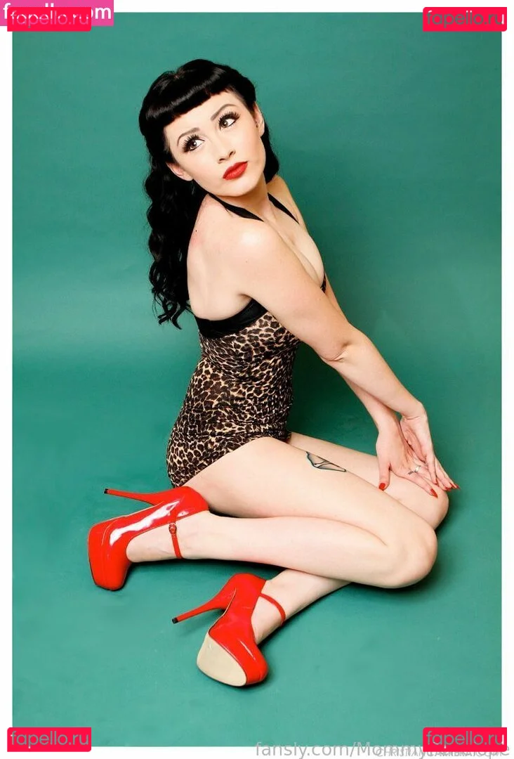 MommyPenelope Onlyfans Photo Gallery 