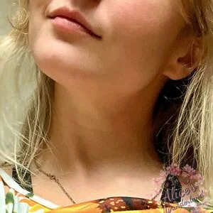 inAlicesWunderland Onlyfans Photo Gallery 