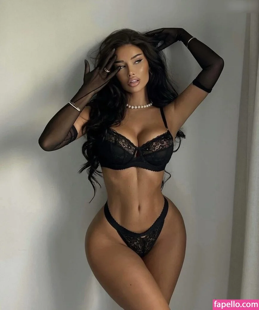 Adeleg Onlyfans Photo Gallery 